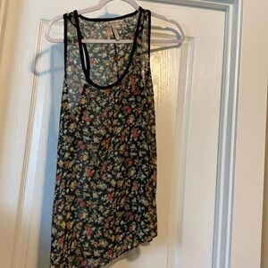 Cute sleeve through top with flowers on it